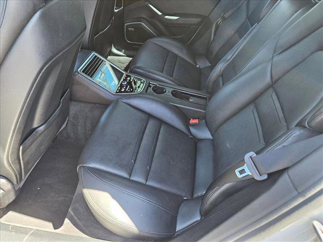 Used 2018 Porsche Panamera 4 image 20