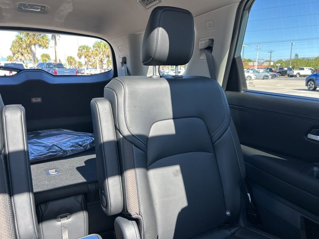 New 2026 Nissan Pathfinder SL w/ SL Premium Package image 15