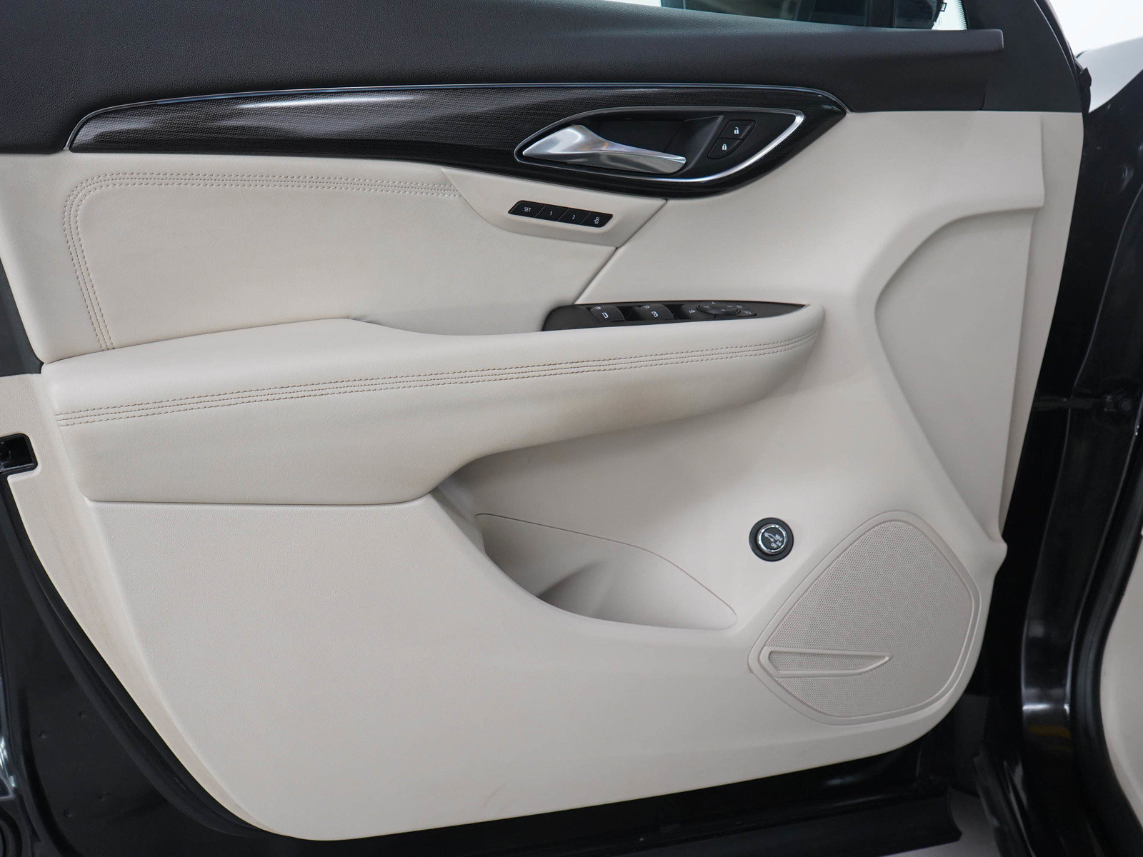 Used 2021 Buick Envision Essence AWD/4WD image 19
