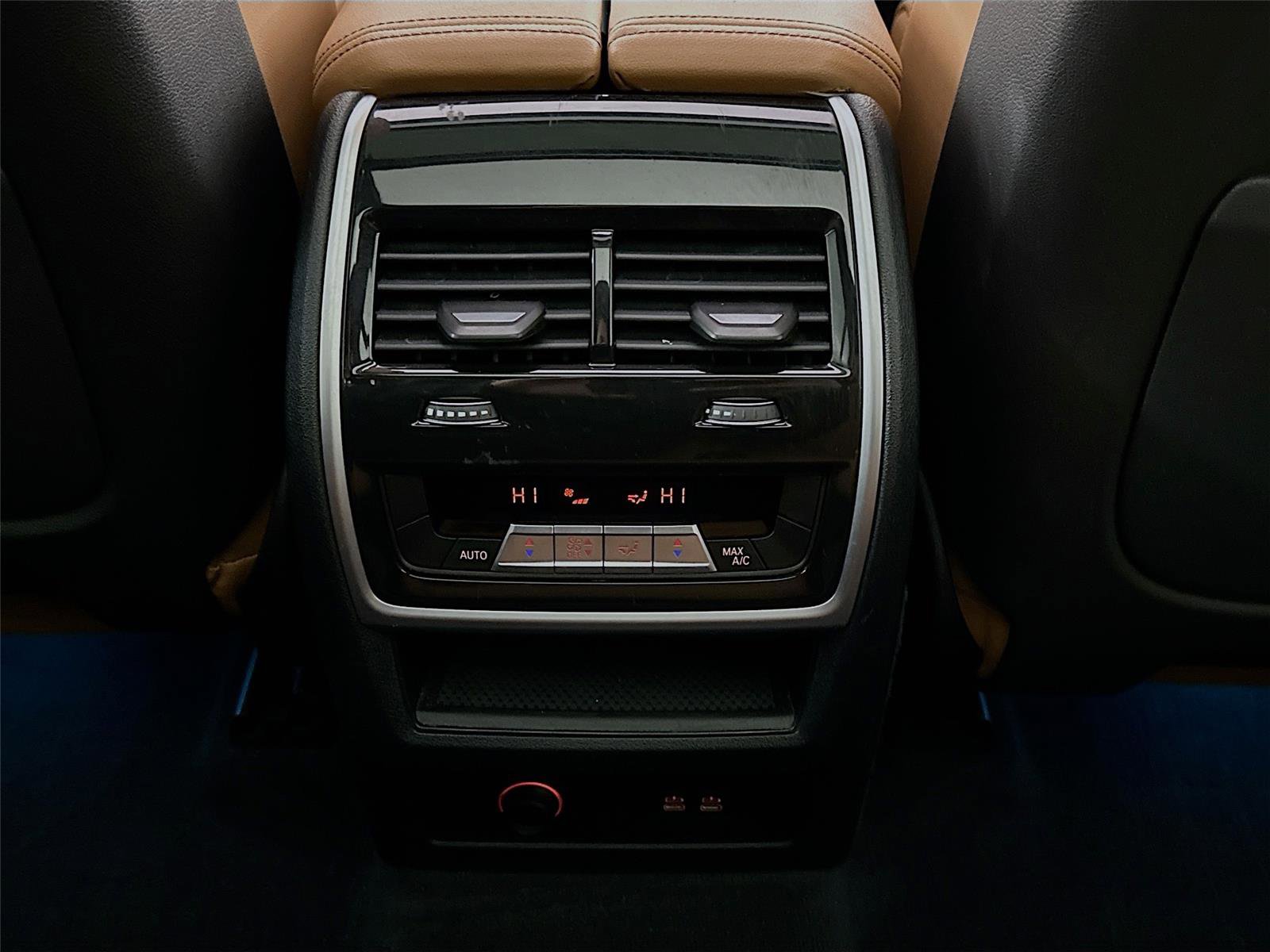 Used 2023 BMW X7 xDrive40i w/ M Sport Package image 26