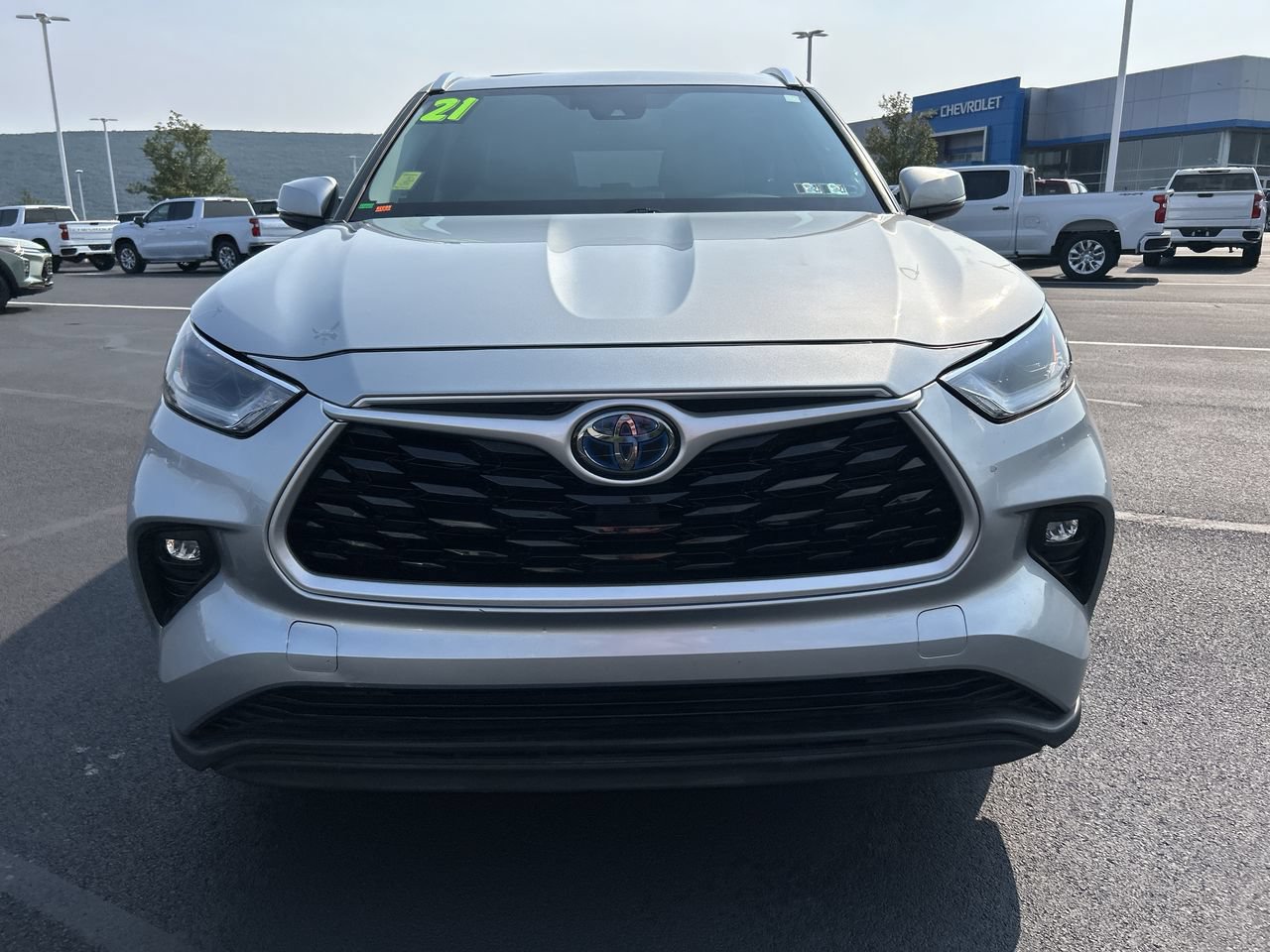 Used 2021 Toyota Highlander XLE w/ Protection Package #3 (TMS) AWD/4WD image 13