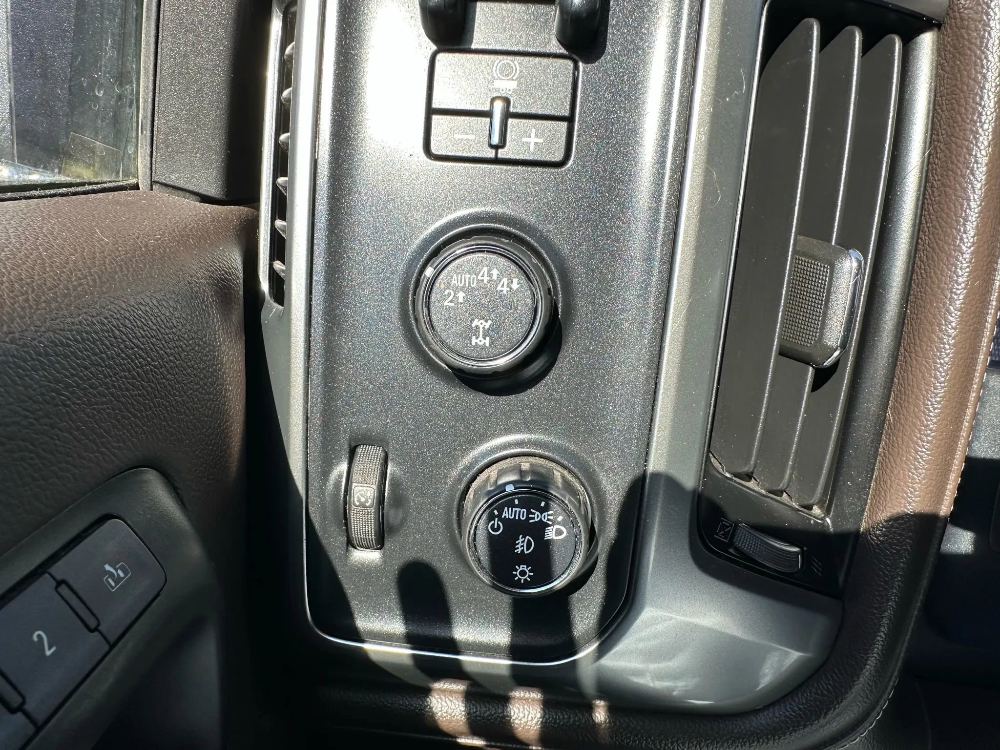 Used 2017 Chevrolet Silverado 1500 LTZ Z71 w/ LTZ Plus Package image 30