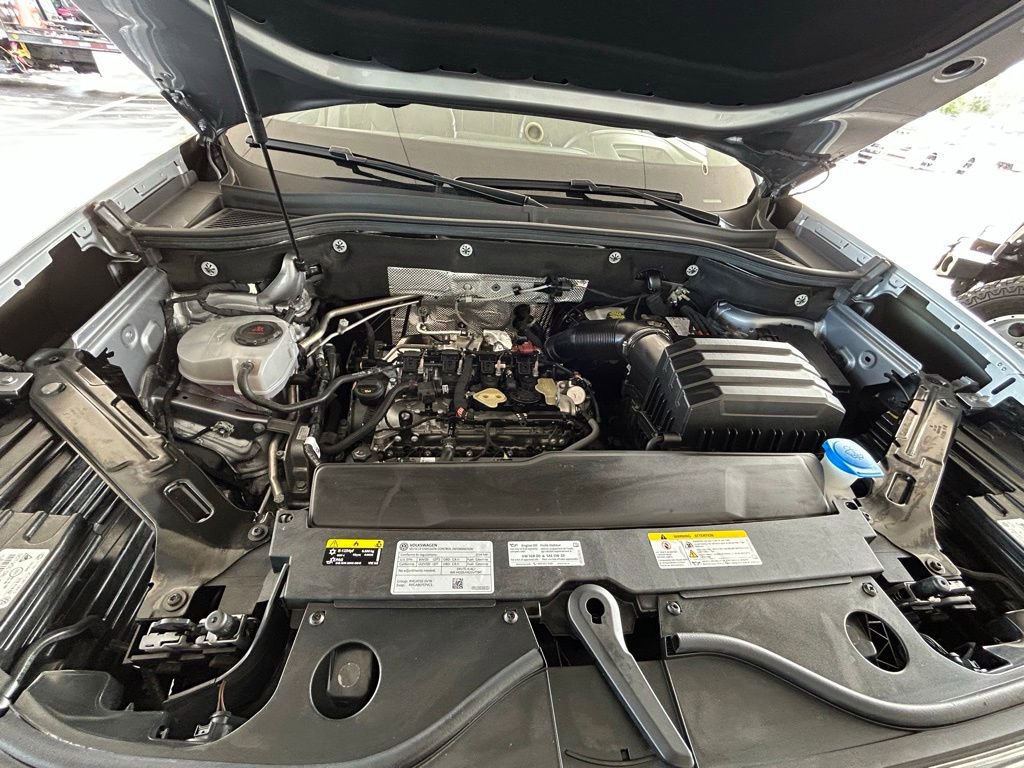 Used 2024 Volkswagen Atlas Cross Sport SEL Premium R-Line image 40