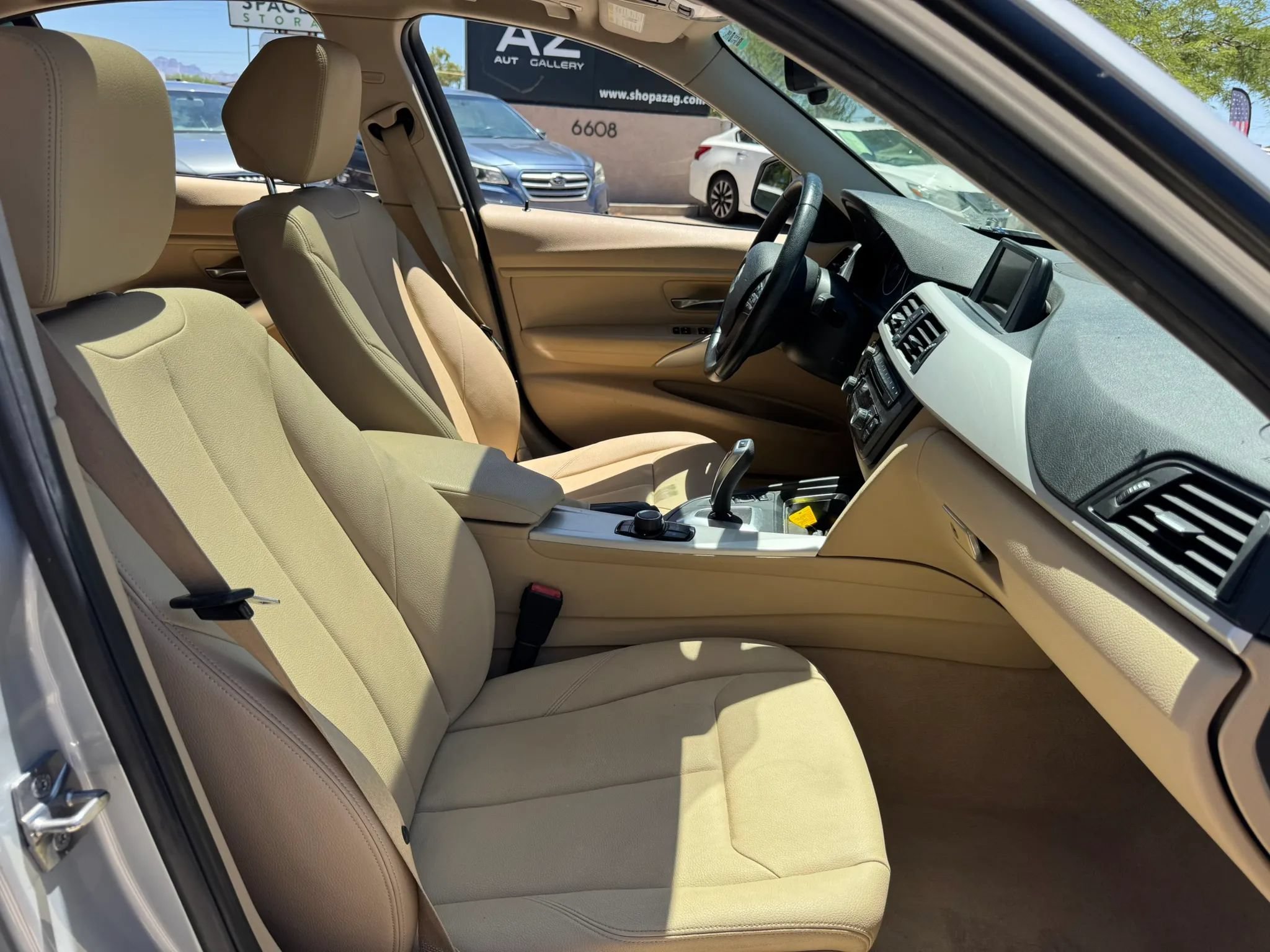 Used 2014 BMW 320i xDrive Sedan AWD/4WD image 32