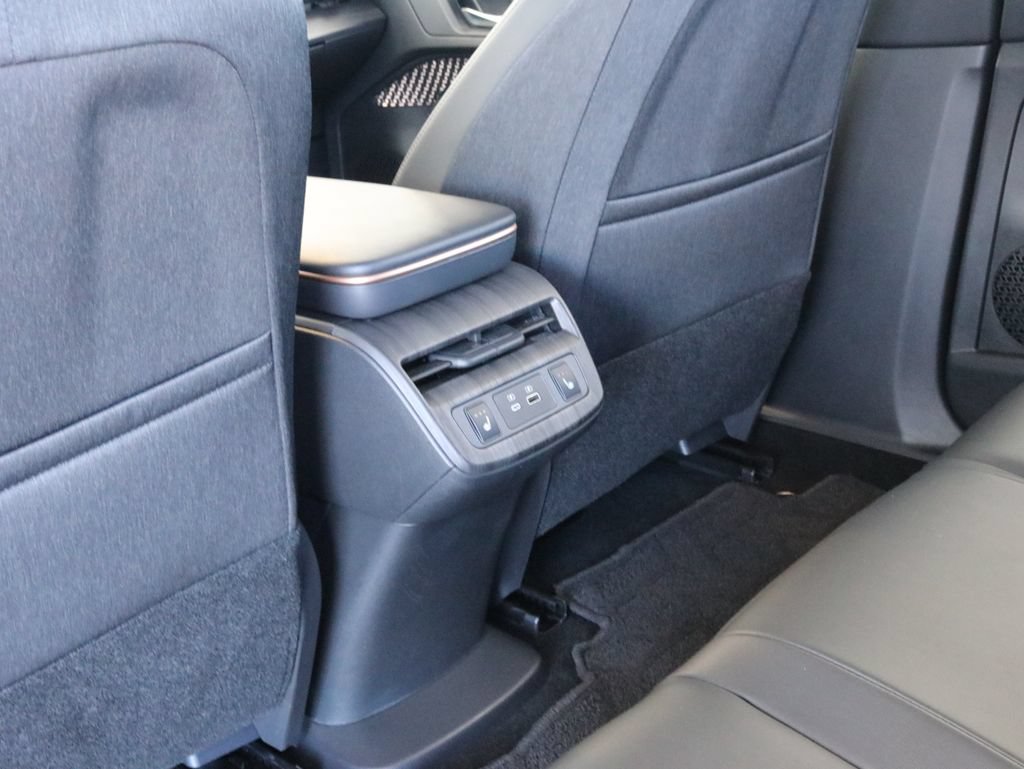 Used 2024 Nissan Ariya AWD image 33