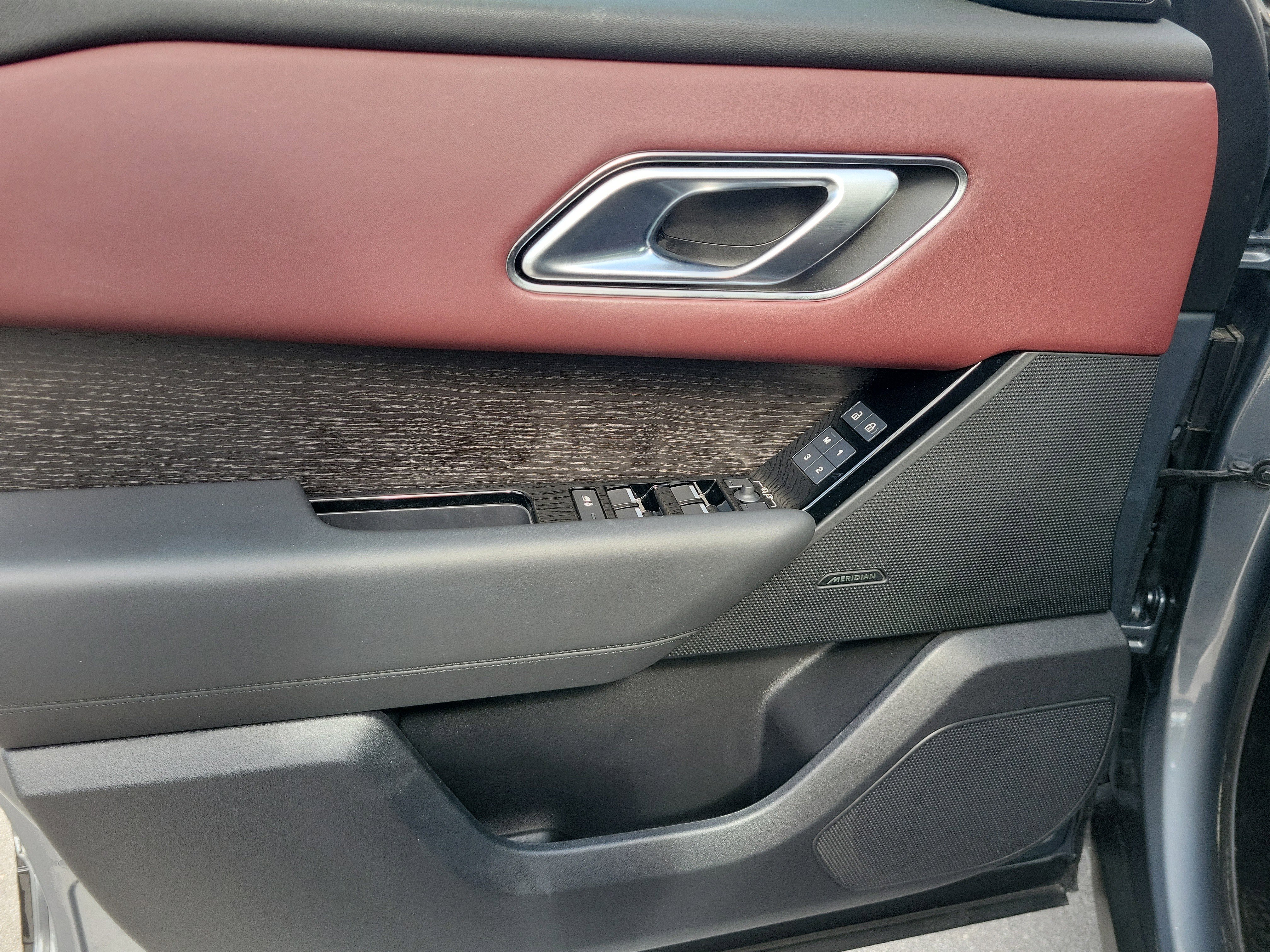 Used 2024 Land Rover Range Rover Velar Dynamic HSE image 18