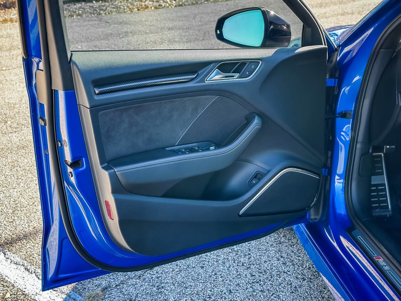 Used 2018 Audi RS 3 w/ Technology Package image 38