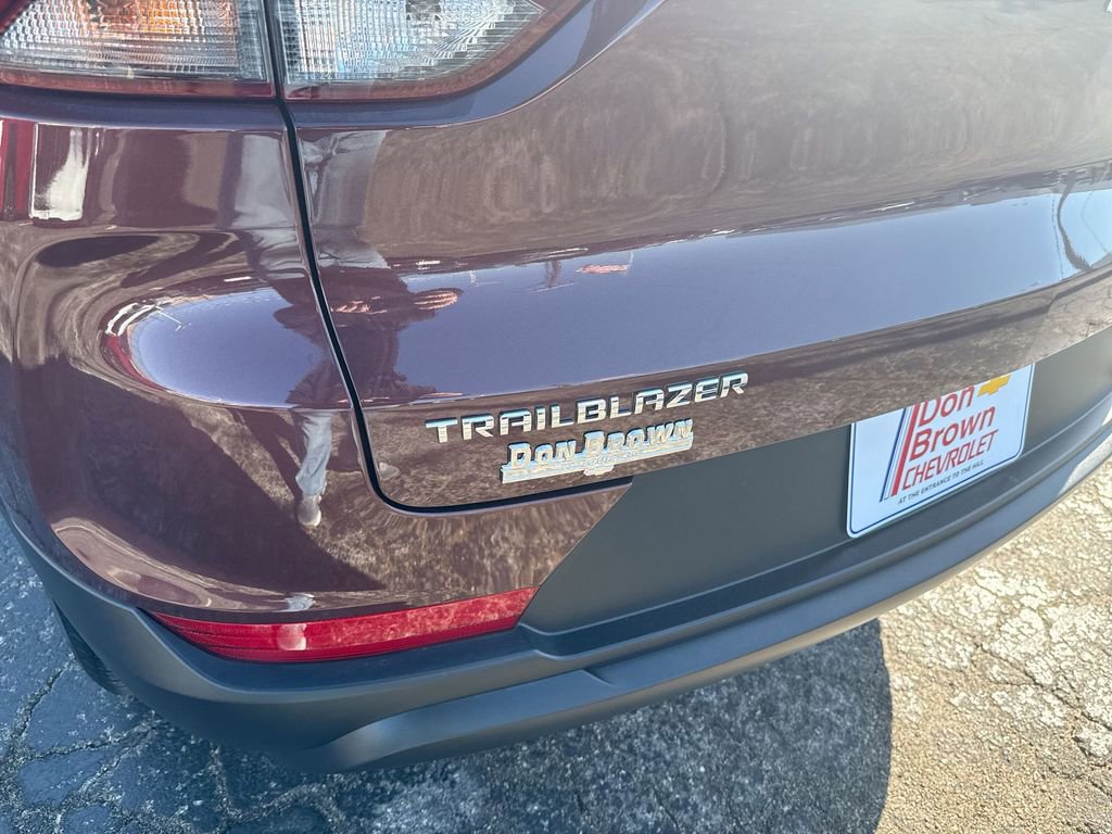 Used 2023 Chevrolet TrailBlazer LS image 31