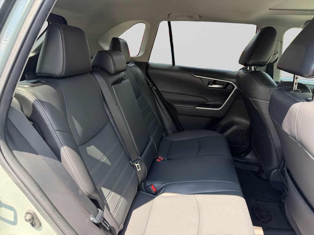 Used 2022 Toyota RAV4 XLE Premium AWD/4WD image 18