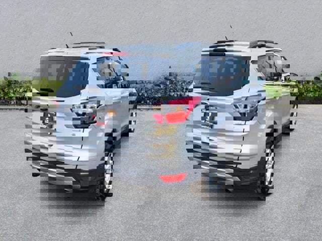 Used 2017 Ford Escape SE w/ Equipment Group 201A image 6