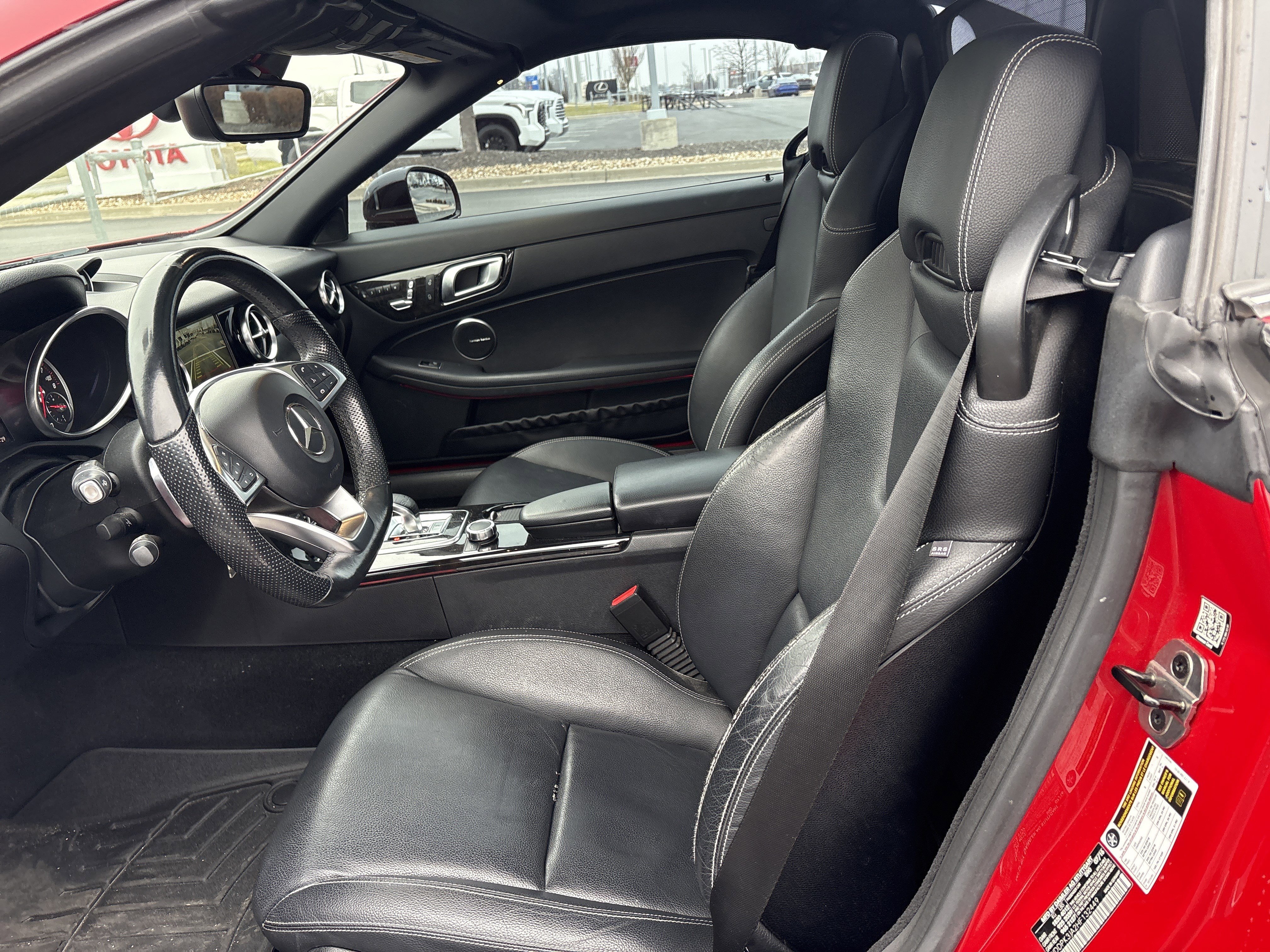 Used 2017 Mercedes-Benz SLC 300 image 33