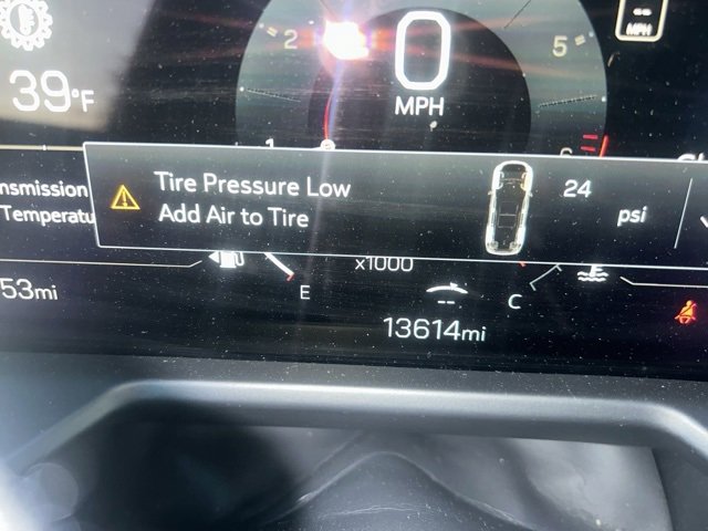 Used 2025 GMC Acadia Elevation image 18