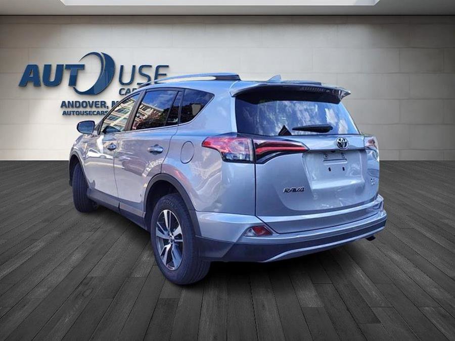 Used 2018 Toyota RAV4 XLE image 7