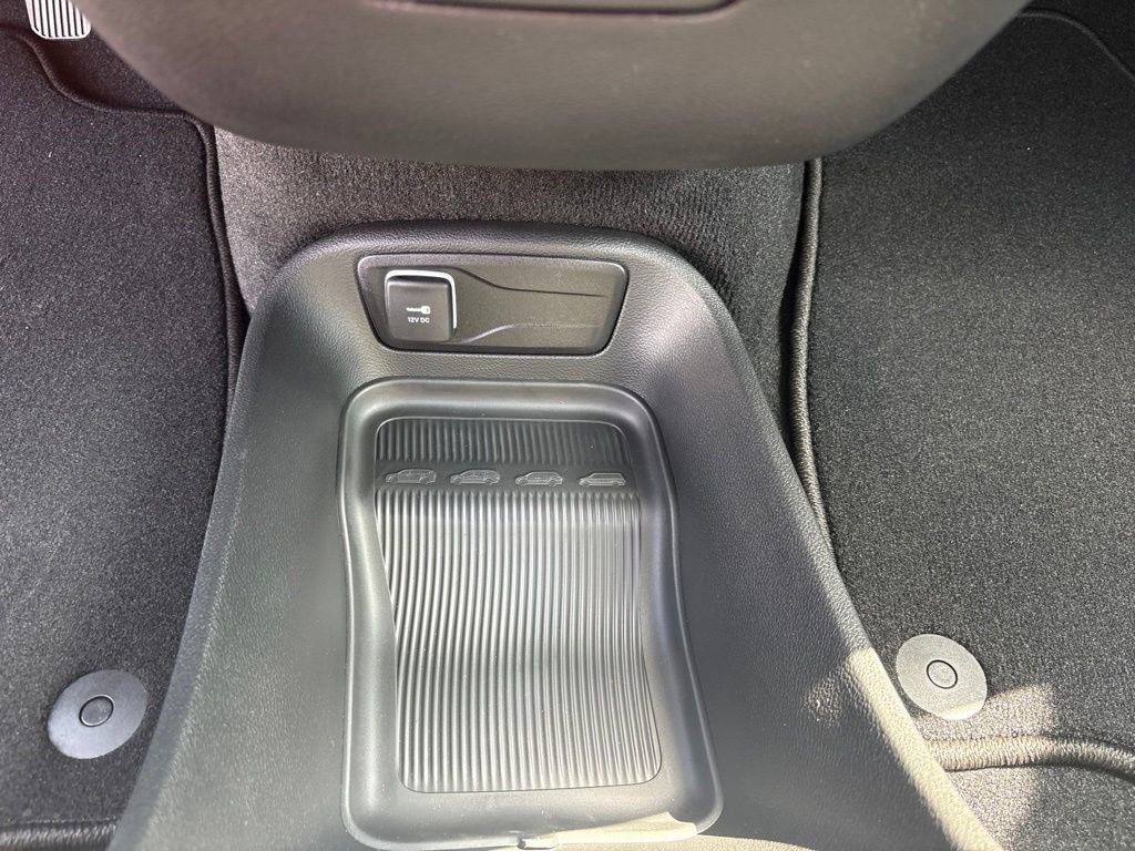 New 2027 Chrysler Pacifica Select FWD image 21