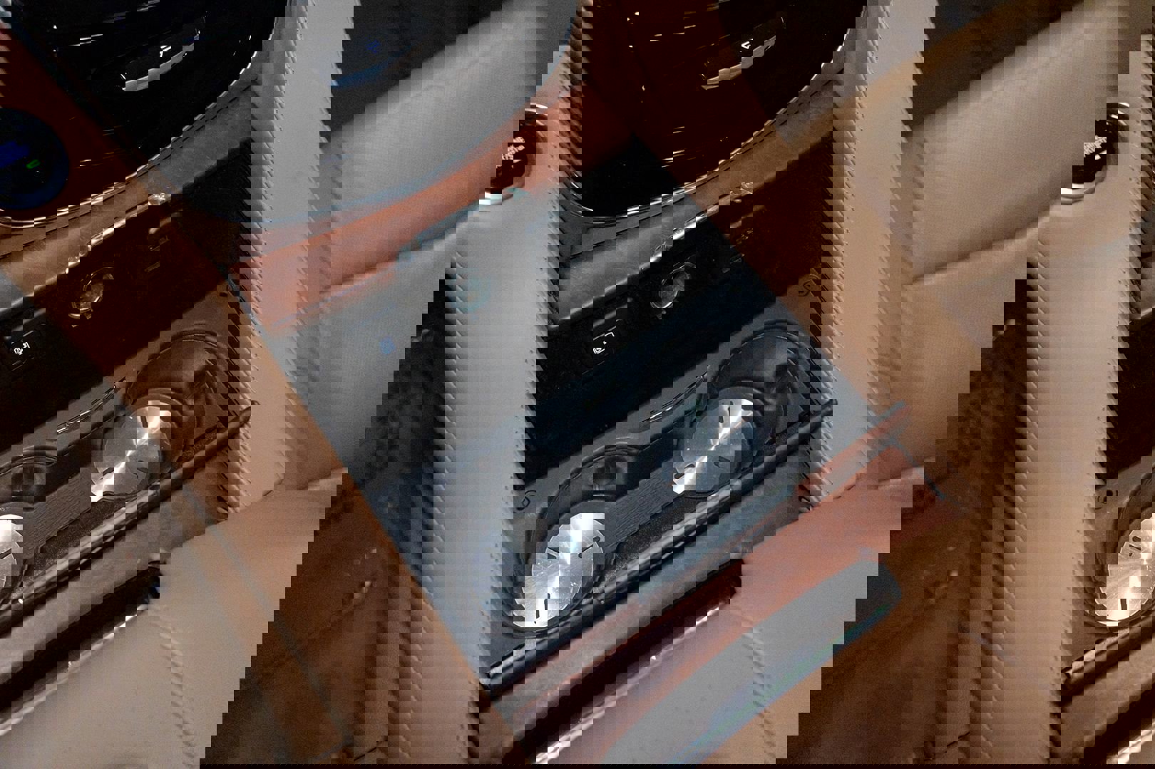 Used 2016 Cadillac Escalade ESV Platinum image 64