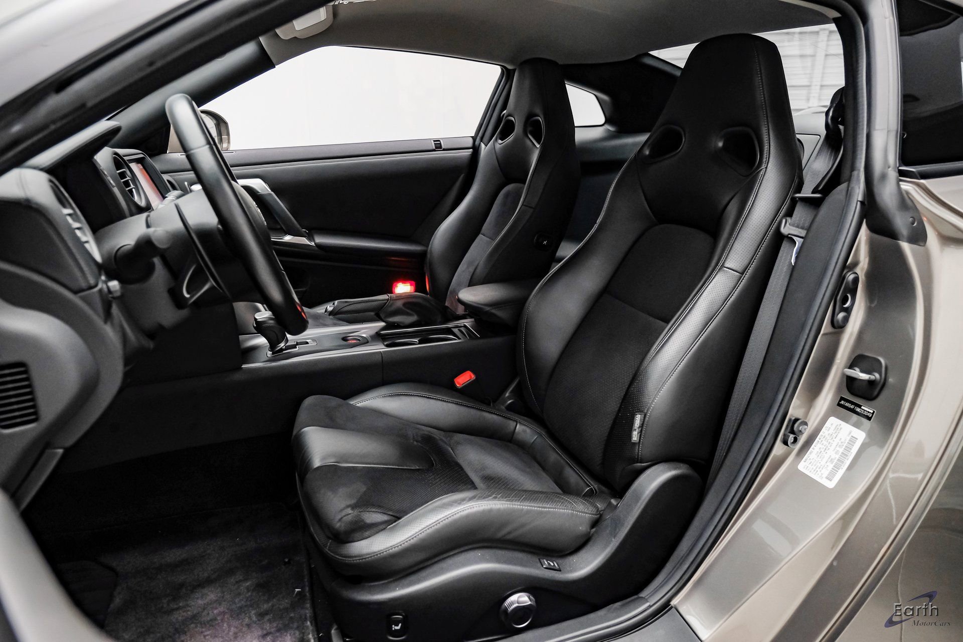 Used 2009 Nissan GT-R Premium image 43