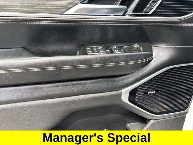 Used 2022 Jeep Wagoneer Series III w/ Premium Group I AWD/4WD image 13