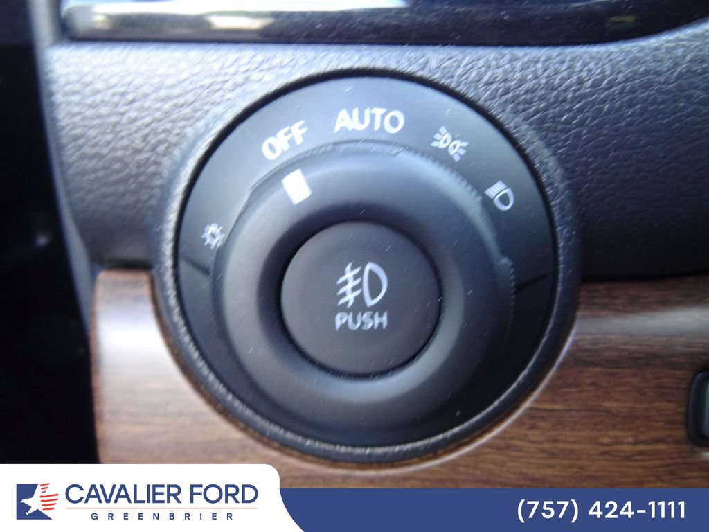 Used 2023 Nissan Titan Platinum Reserve w/ Moonroof Package AWD/4WD image 23