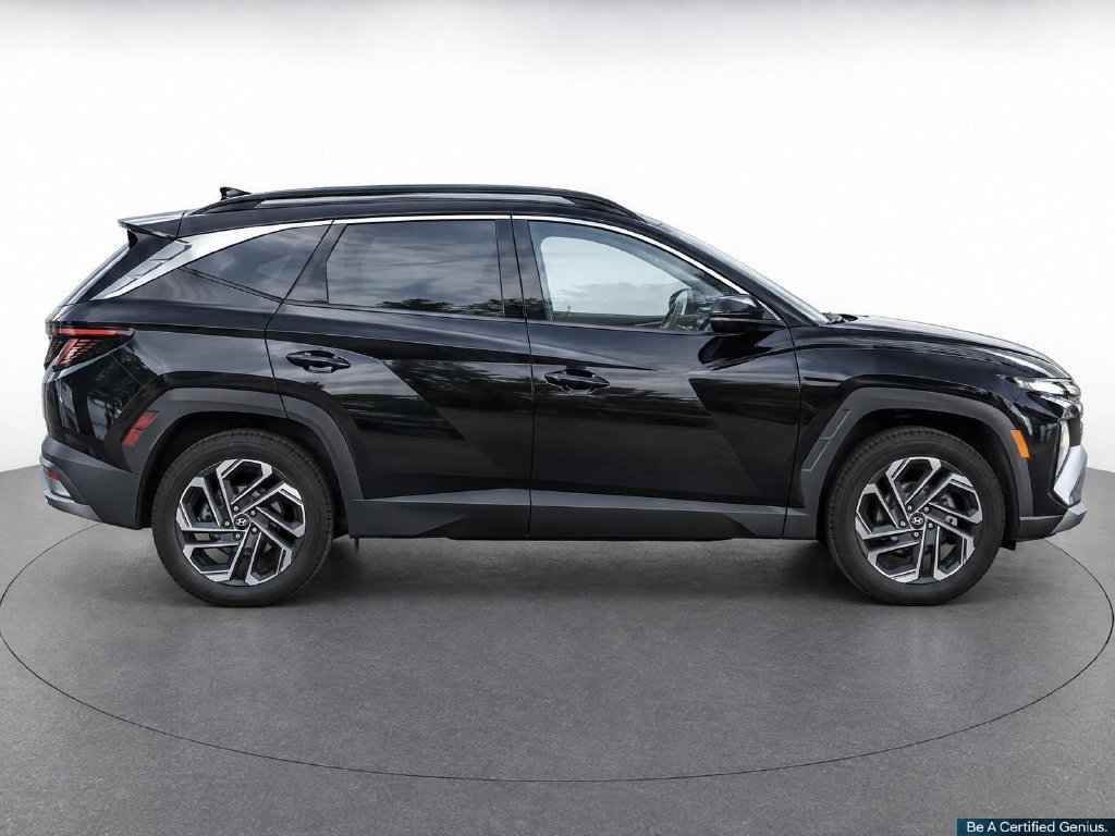 Used 2025 Hyundai Tucson Limited AWD/4WD image 11