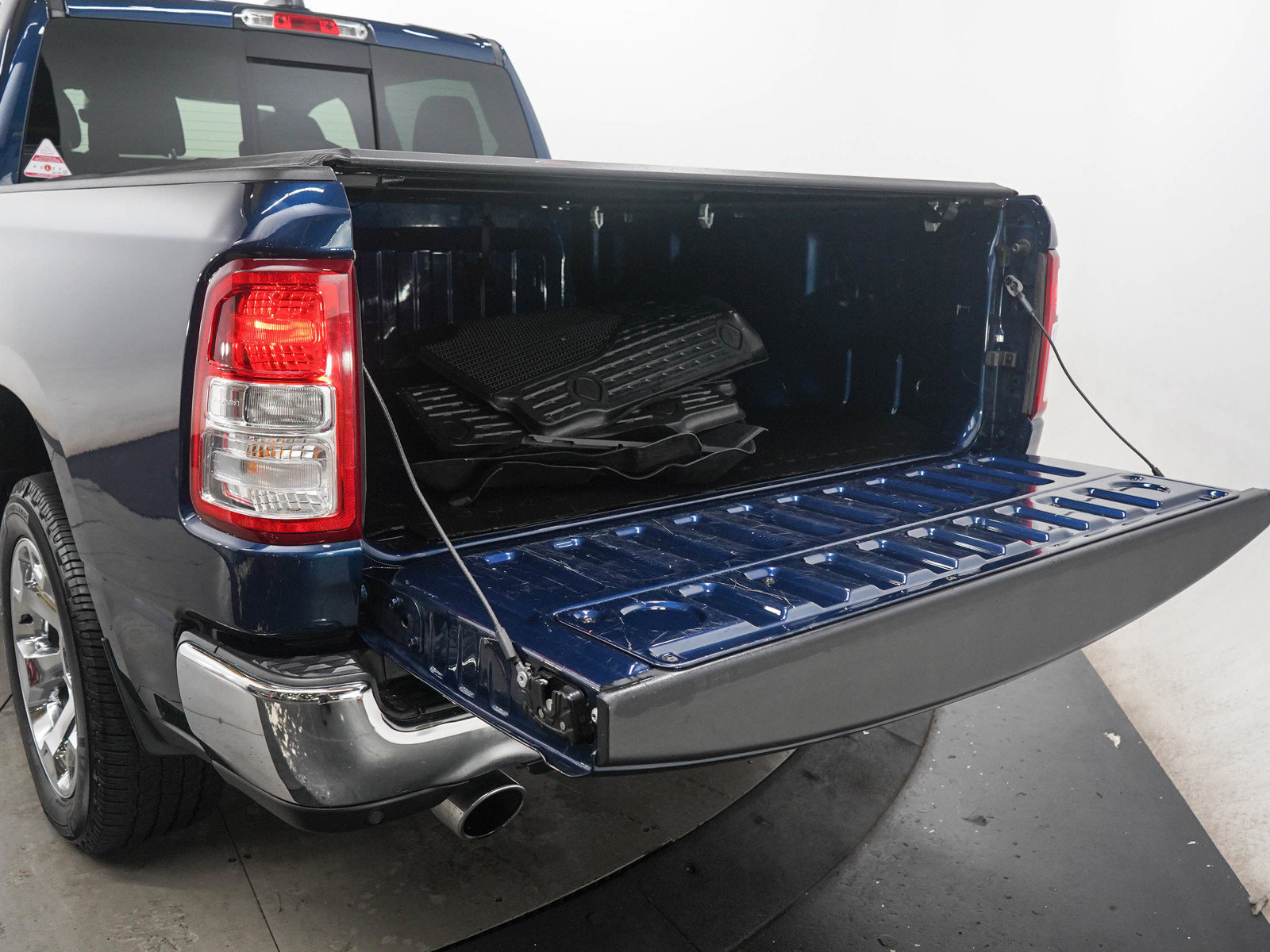Used 2022 RAM 1500 Big Horn AWD/4WD image 9