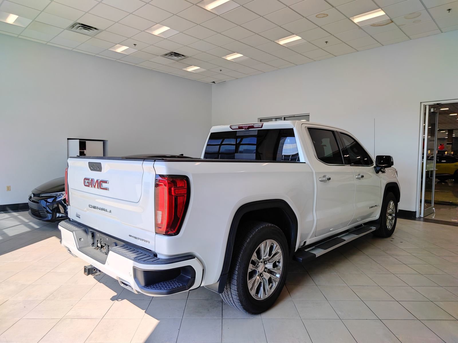 Used 2020 GMC Sierra 1500 Denali w/ Technology Package image 3