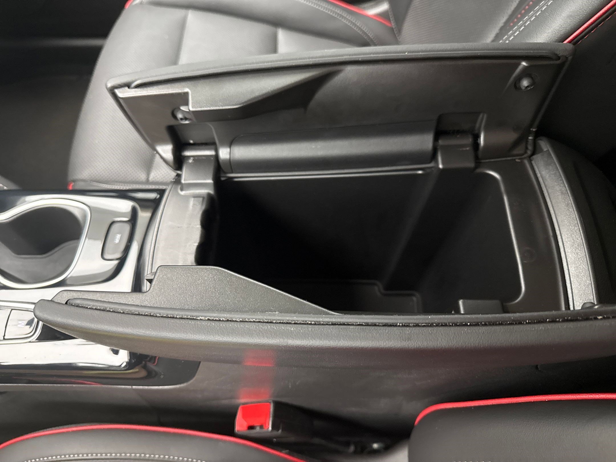 Certified 2022 Buick Envision Essence w/ Sport Touring Package image 40