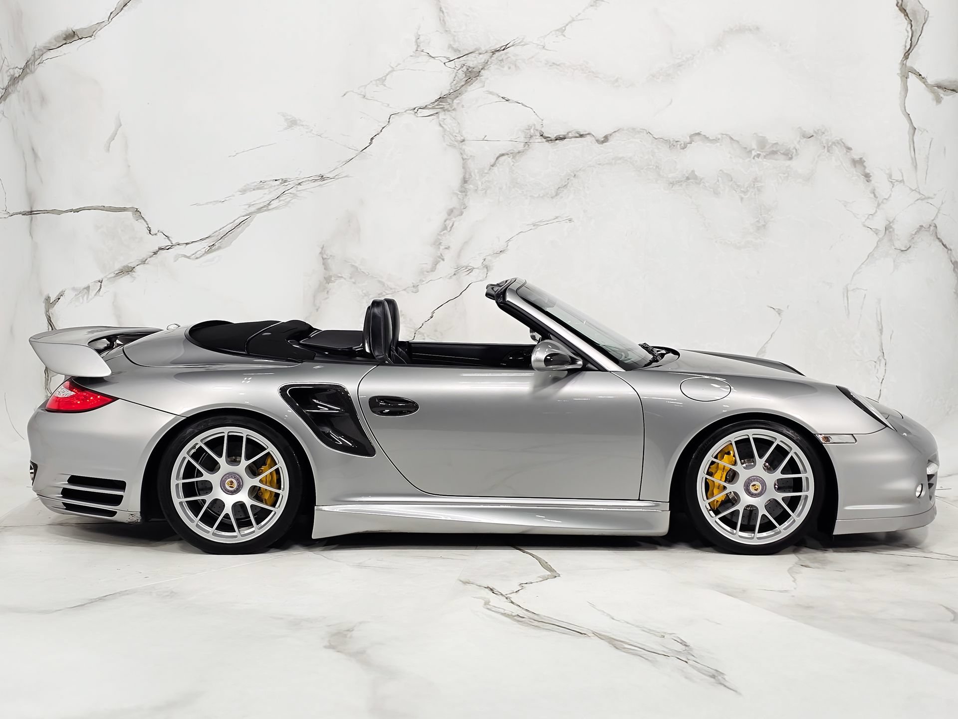 Used 2011 Porsche 911 Turbo S AWD/4WD image 34