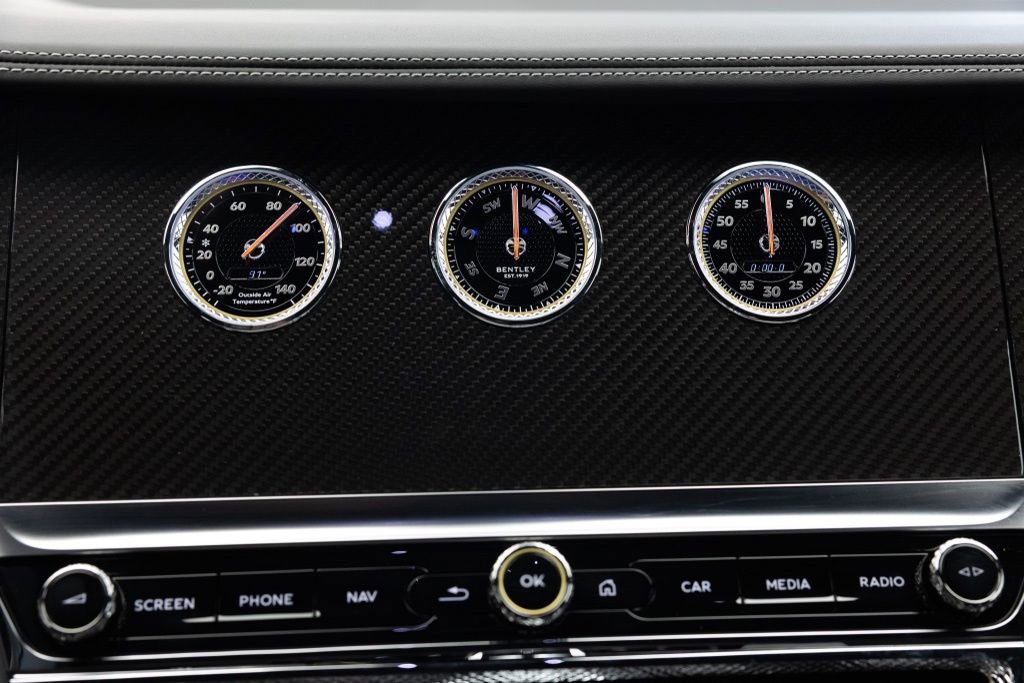 Used 2025 Bentley Flying Spur Plug-In Hybrid image 4