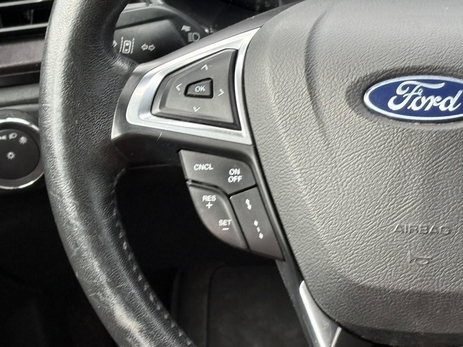 Used 2019 Ford Fusion Energi Titanium FWD image 10