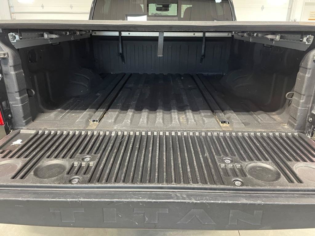 Used 2017 Nissan Titan SV AWD/4WD image 17