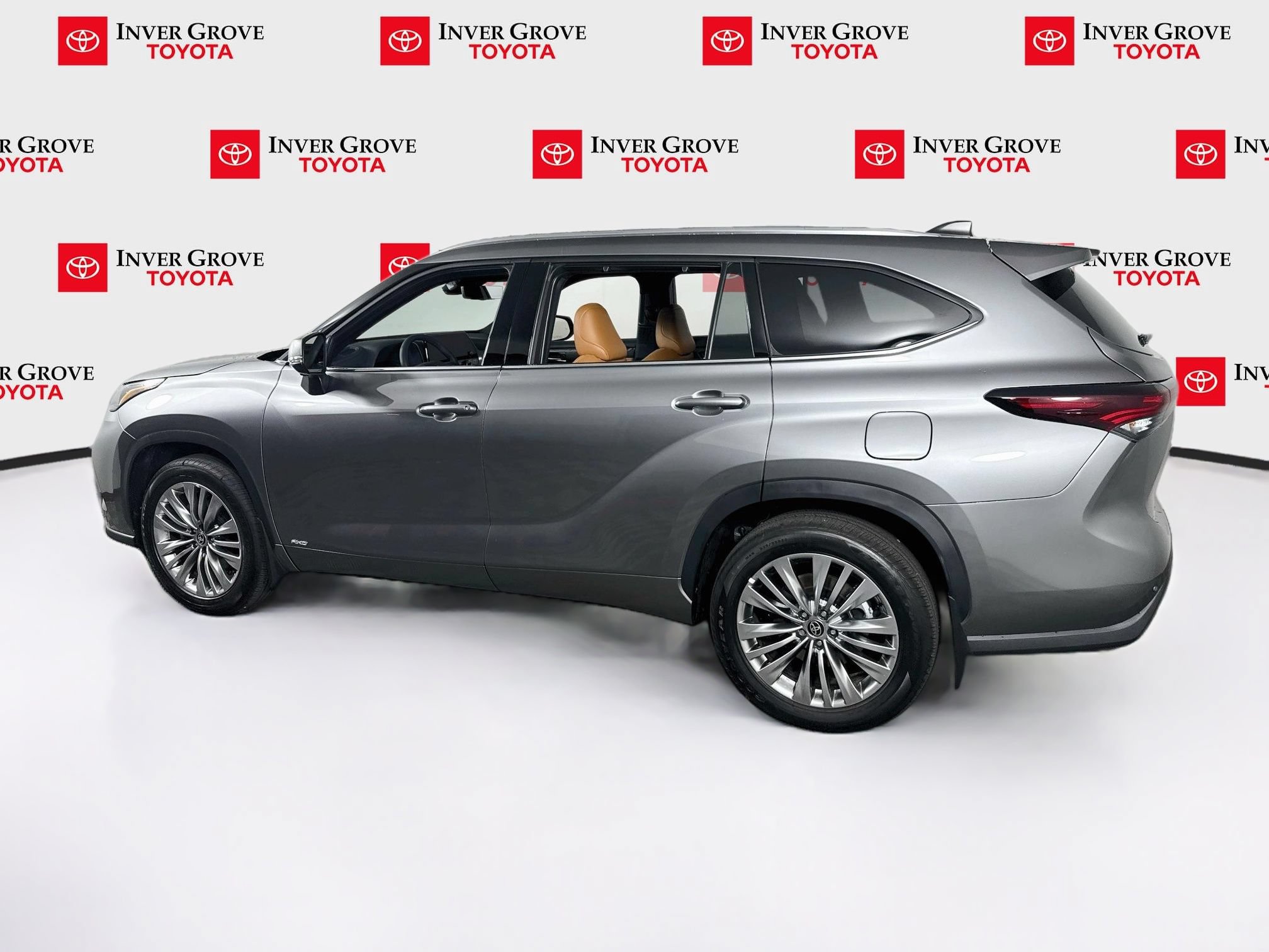 Used 2026 Toyota Highlander Platinum AWD/4WD image 7