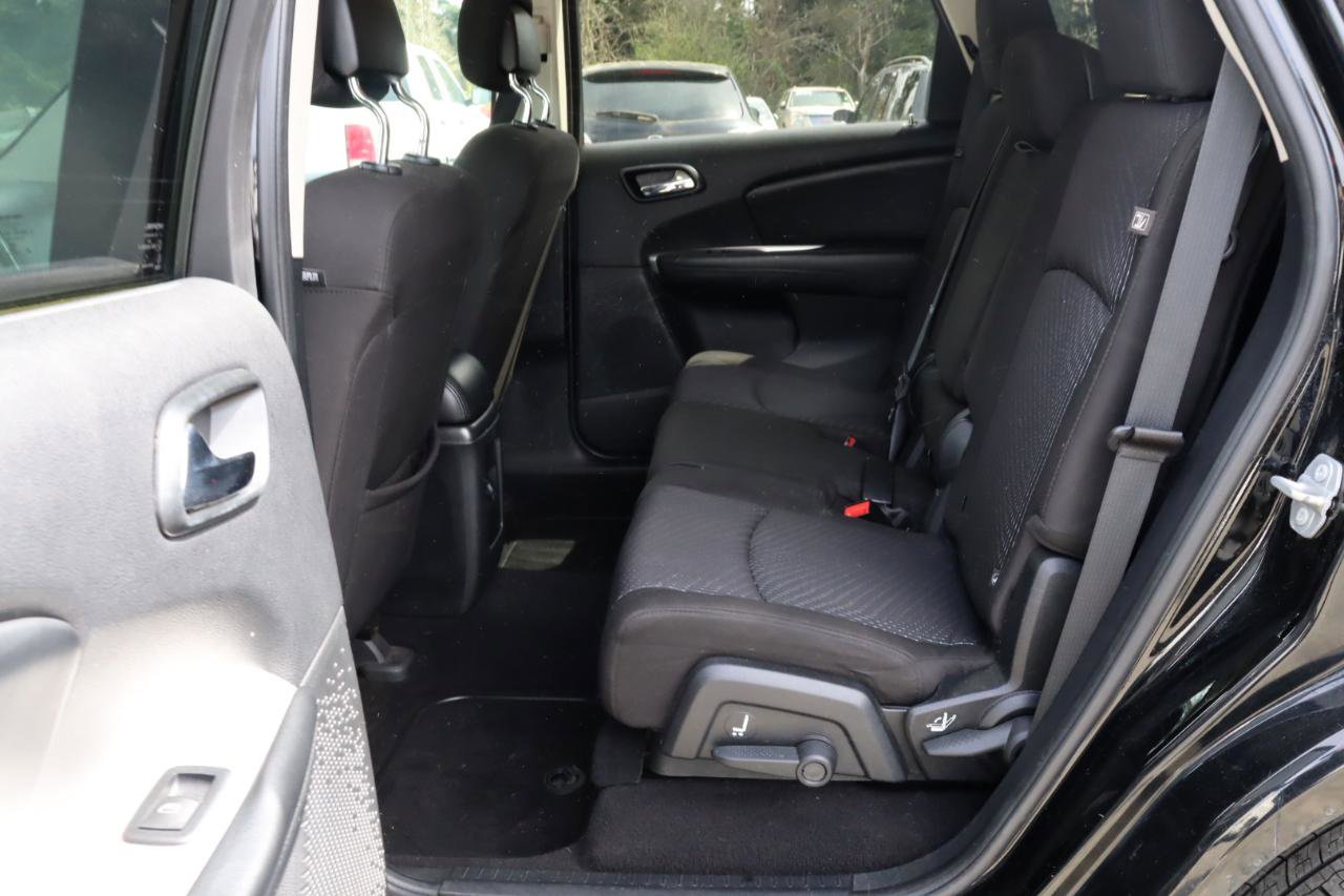 Used 2015 Dodge Journey SXT w/ Flexible Seating Group FWD image 6