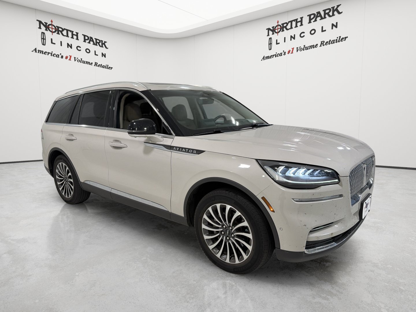 Used 2022 Lincoln Aviator Reserve w/ Equipment Group 201A AWD/4WD image 7