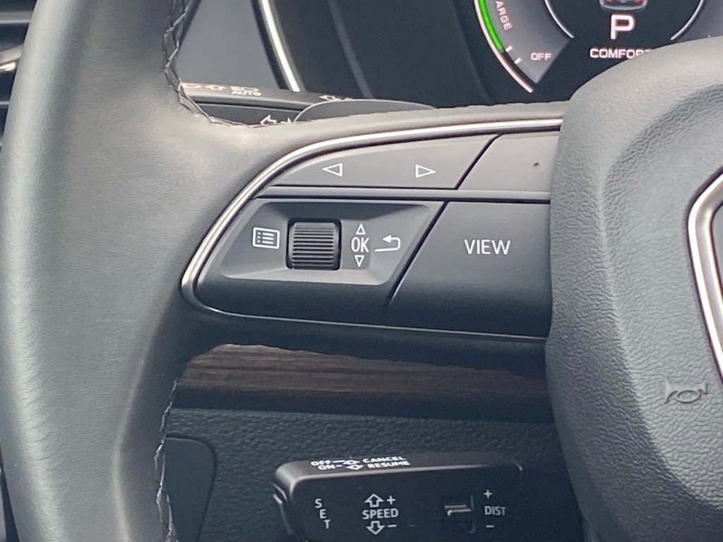 Used 2024 Audi Q5 e Premium w/ Convenience Package image 8