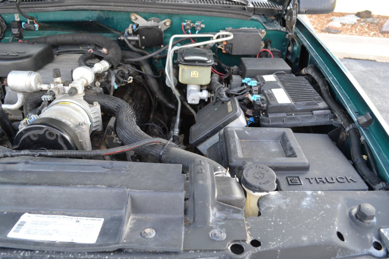 Used 1996 Chevrolet Silverado 3500 4x4 Extended Cab image 28