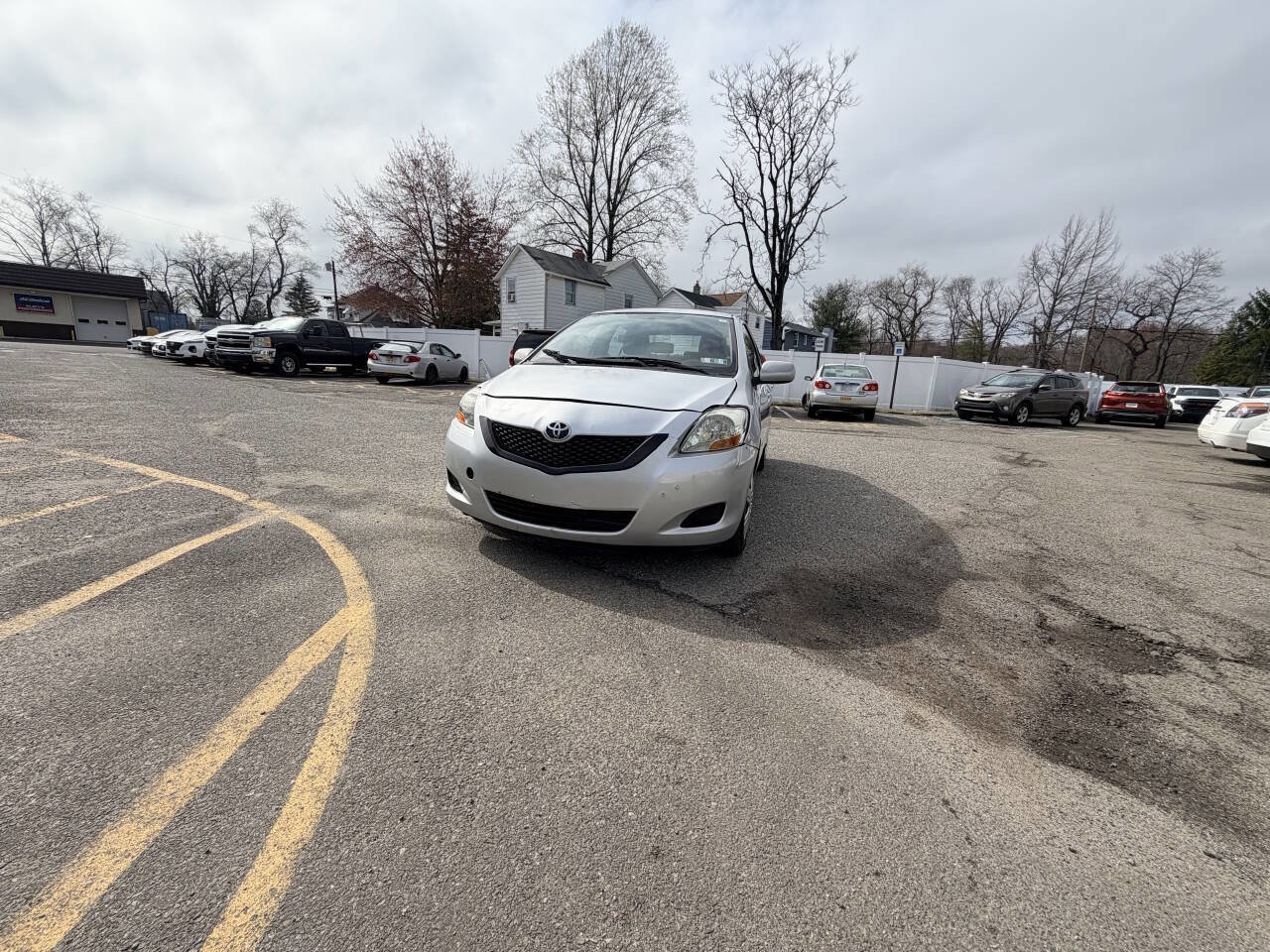 Used 2009 Toyota Yaris Sedan image 2