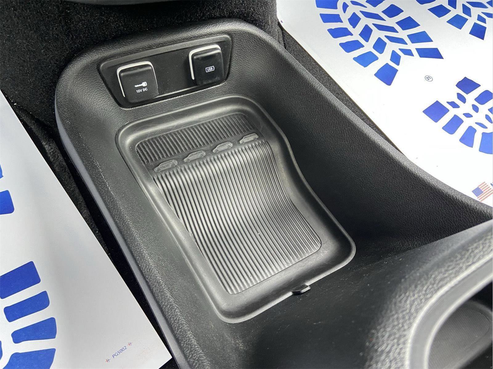 Used 2019 Chrysler Pacifica Limited w/ Advanced Safetytec Group image 76