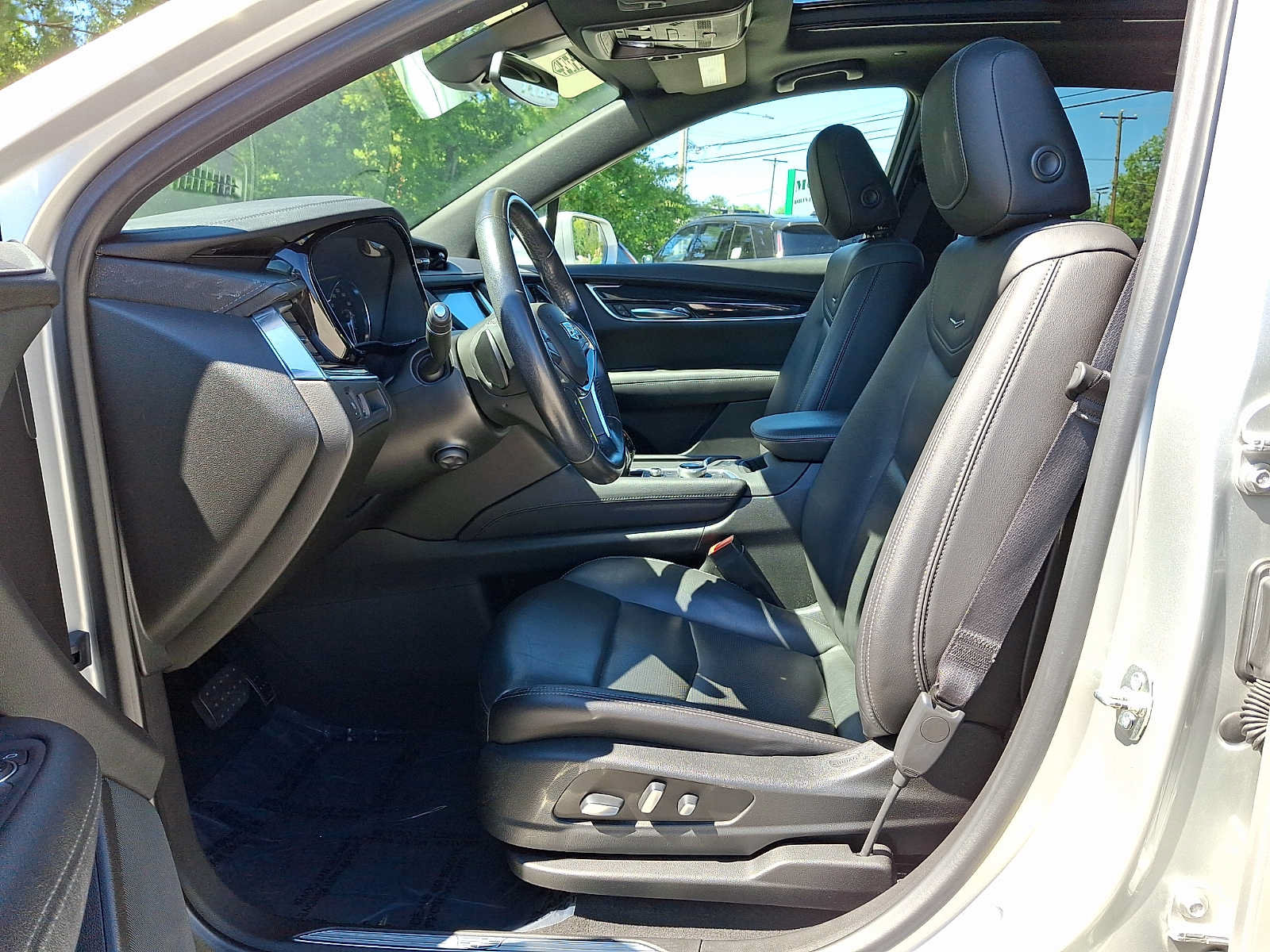 Used 2020 Cadillac XT5 Premium Luxury AWD/4WD image 17