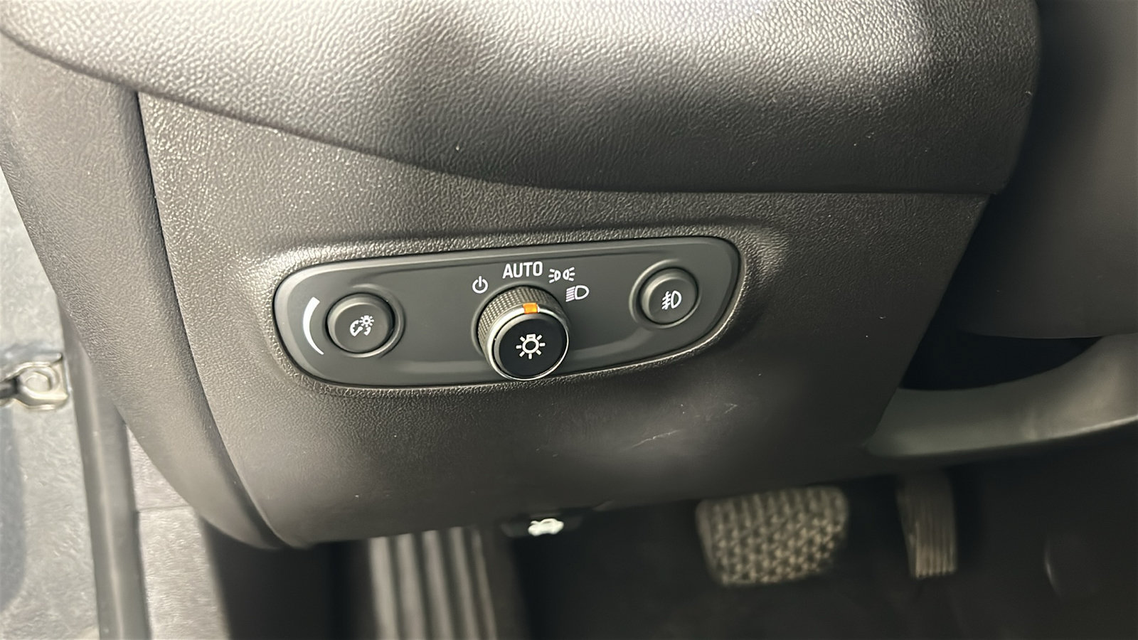 Used 2019 Chevrolet Equinox Premier AWD/4WD image 24