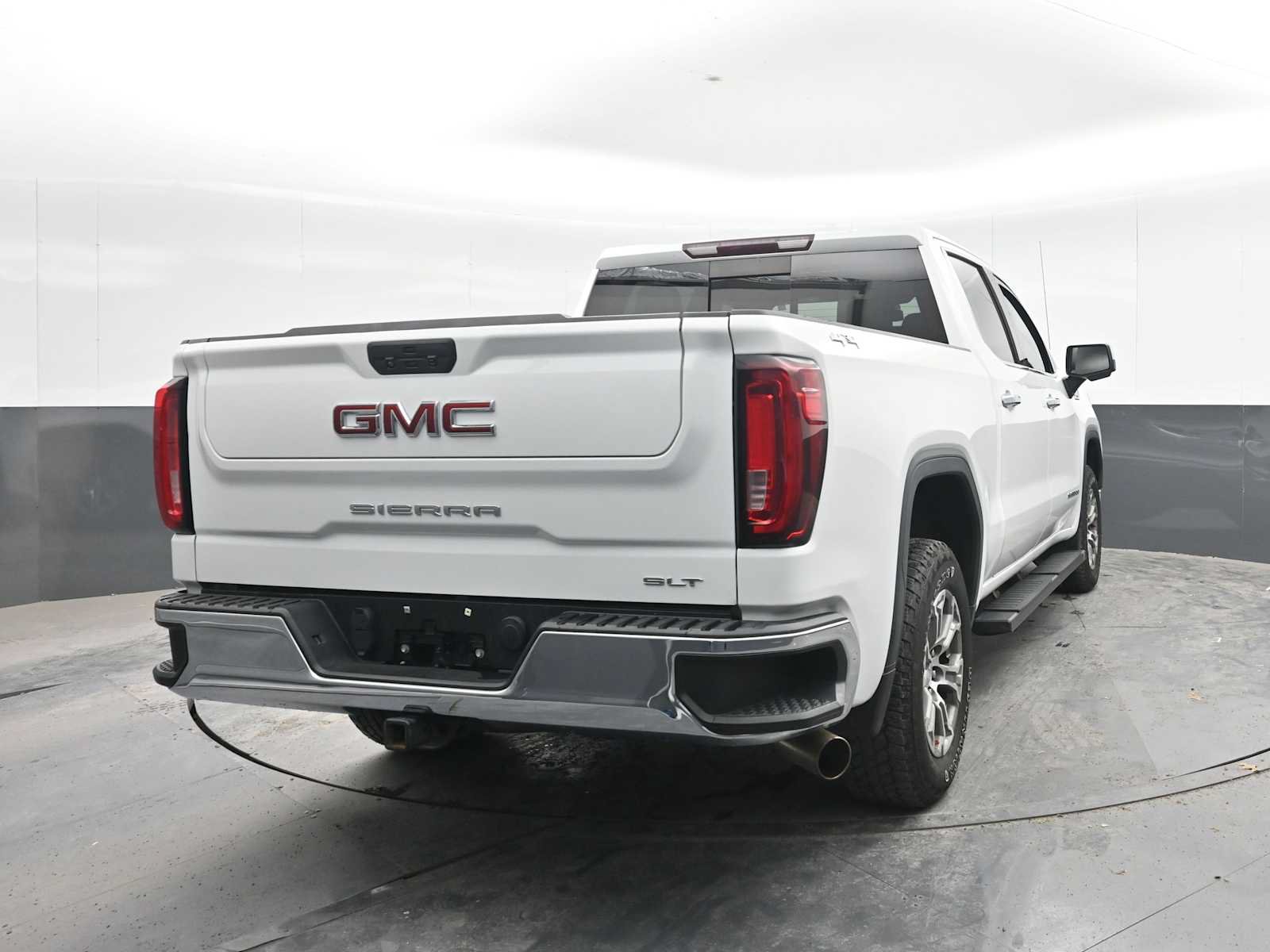 Used 2019 GMC Sierra 1500 SLT w/ SLT Convenience Package AWD/4WD image 10
