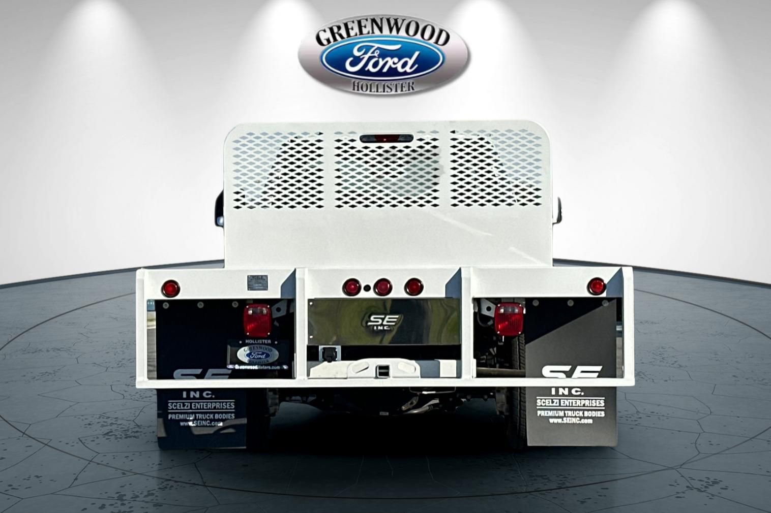 New 2025 Ford F550 4x4 Regular Cab Super Duty image 5