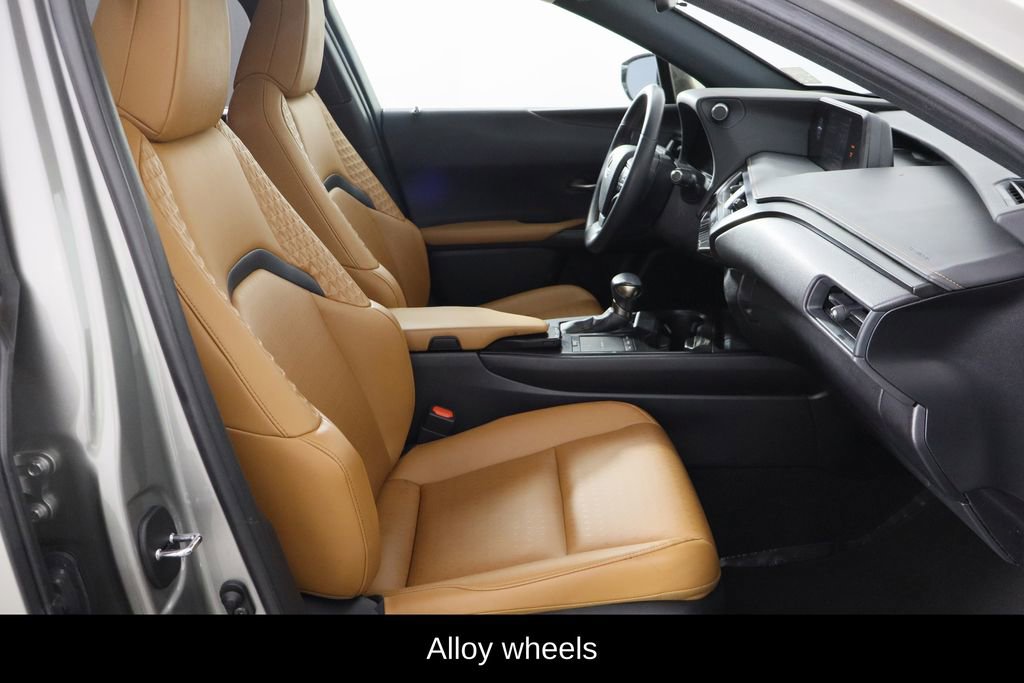 Used 2021 Lexus UX 200 w/ Accessory Package (Z1) image 18