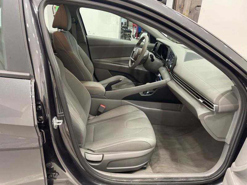 Used 2021 Hyundai Elantra SEL w/ Cargo Package image 39
