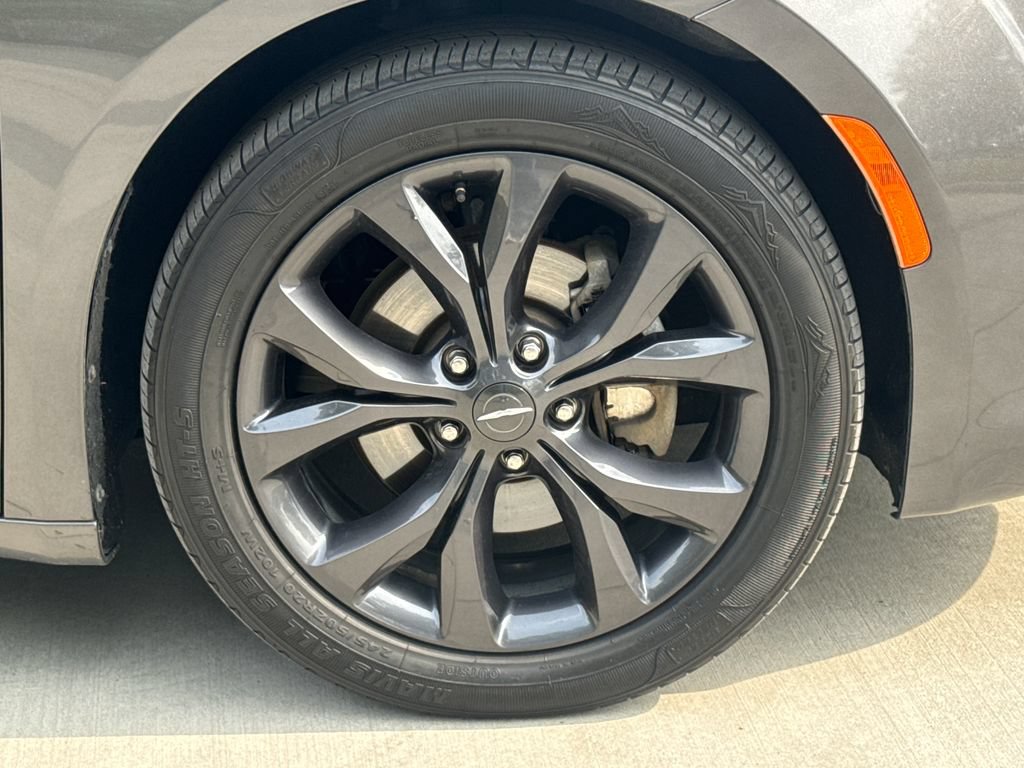 Used 2019 Chrysler Pacifica Touring Plus w/ S Appearance Package FWD image 11