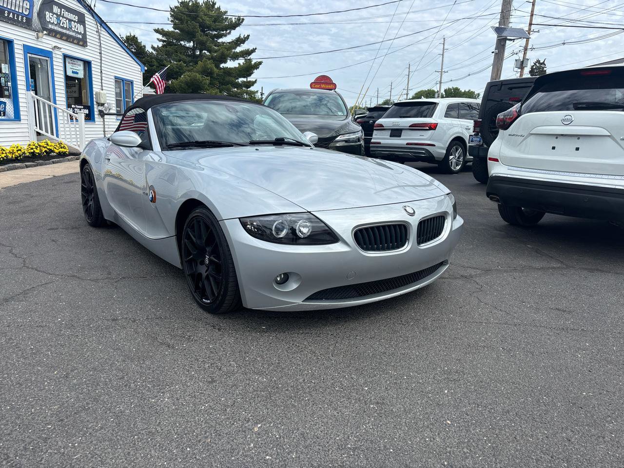 Used 2004 BMW Z4 2.5i RWD image 2