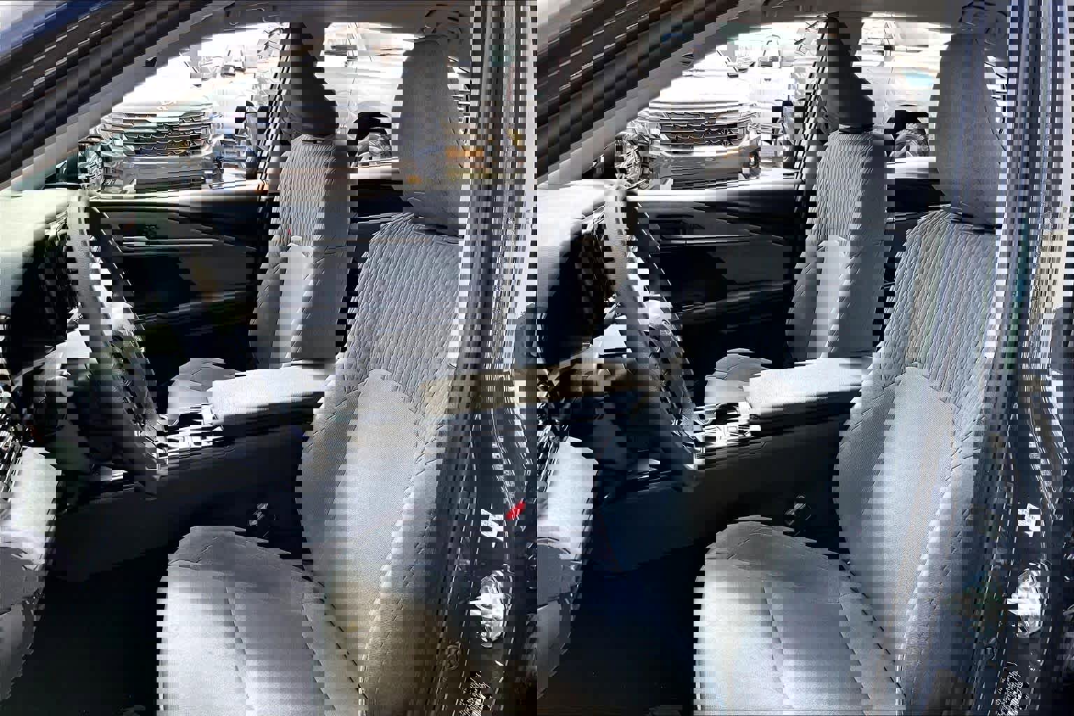 Used 2025 Toyota Camry LE w/ Convenience Package image 7