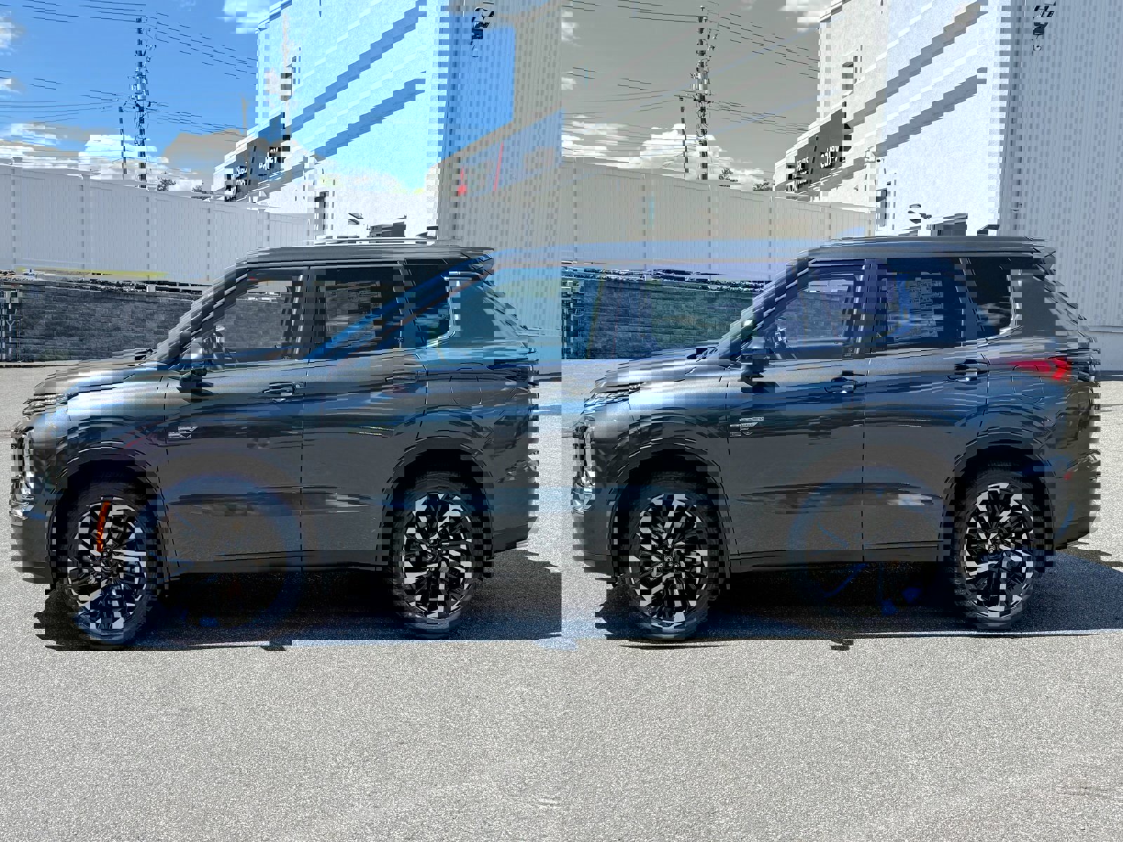 New 2025 Mitsubishi Outlander 4WD Plug-In Hybrid image 8