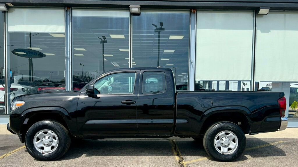 Used 2016 Toyota Tacoma SR image 23
