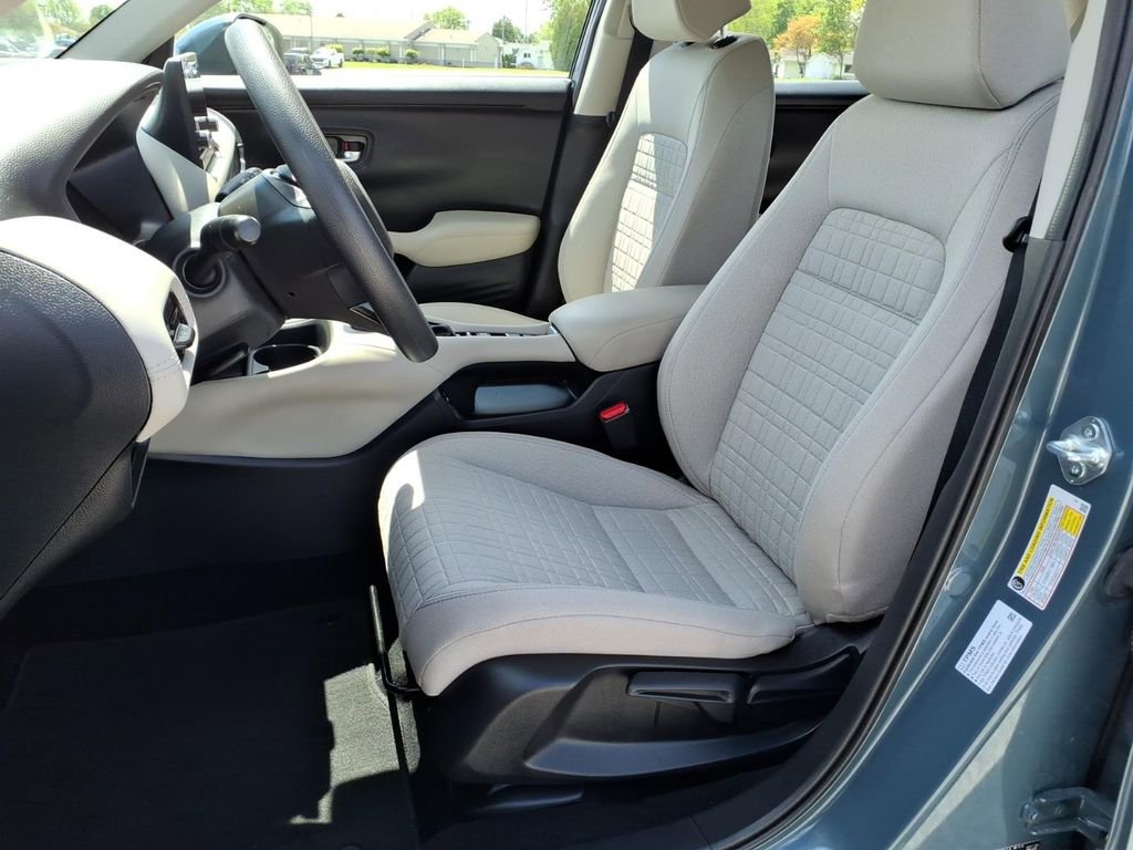 Used 2025 Honda HR-V LX image 3