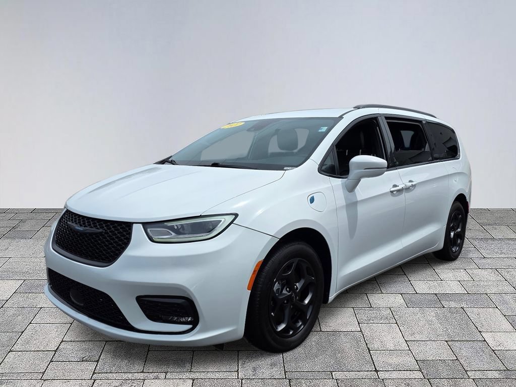Used 2021 Chrysler Pacifica Limited w/ S Appearance Package FWD image 3
